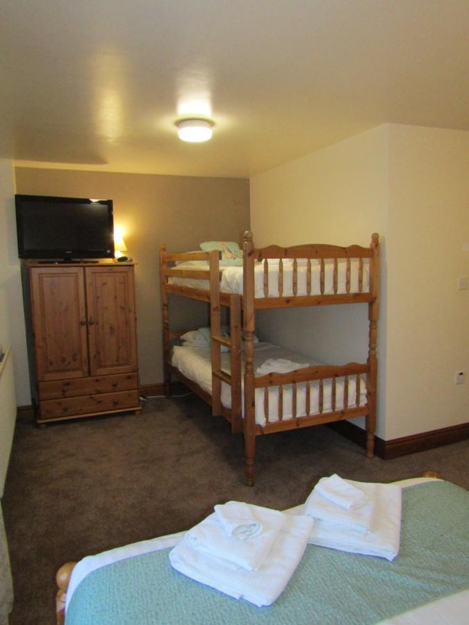 The Belted Will Inn Farlam Екстер'єр фото